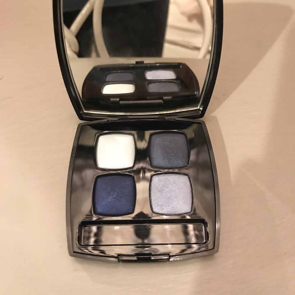 Chanel eyeshadow quad (lagoons)